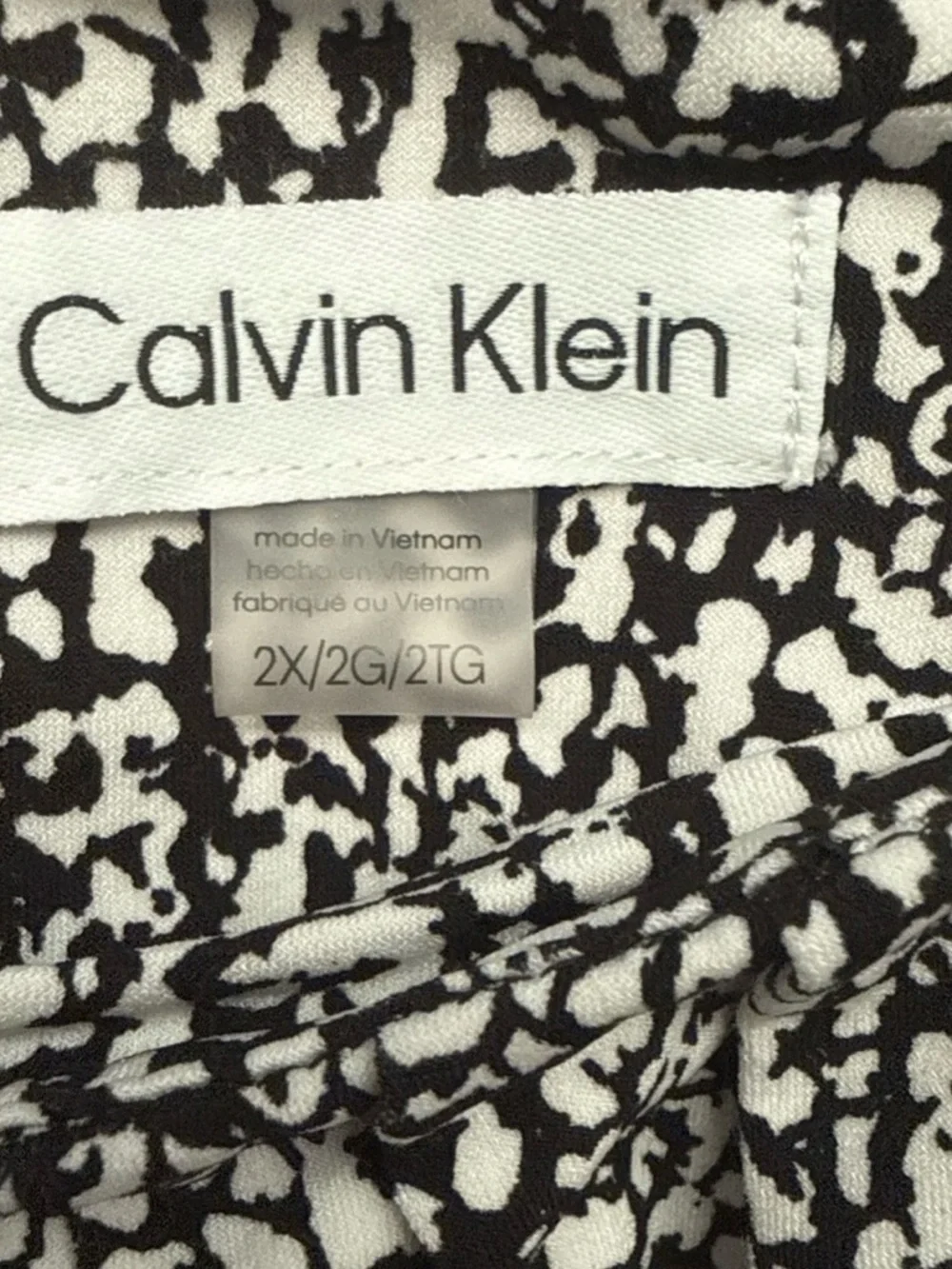 Calvin Klein Women's Sleeveless Black & White Blouse, Size 2X - Picture 2 of 14